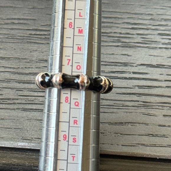 Size 7.5 Black Resin Ring - Picture 5 of 12